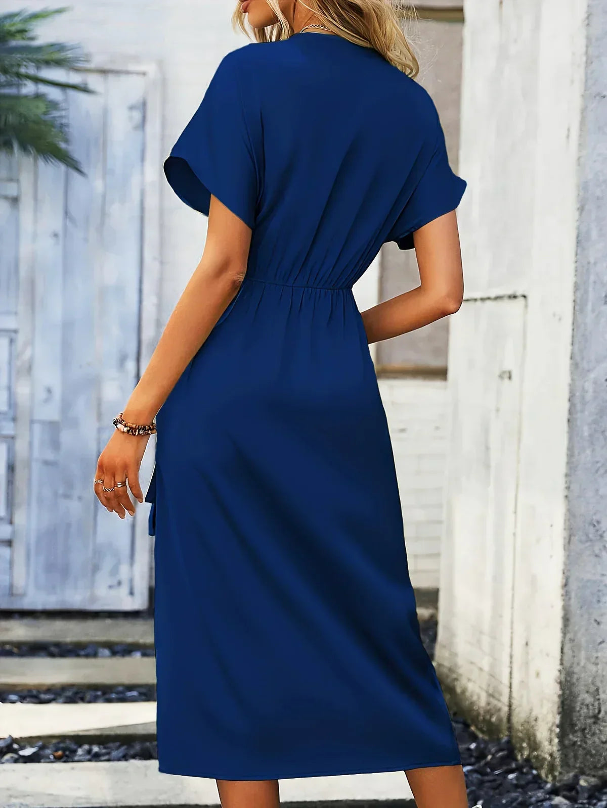 ZENAIDA | Robe portefeuille élégante avec des détails raffinés