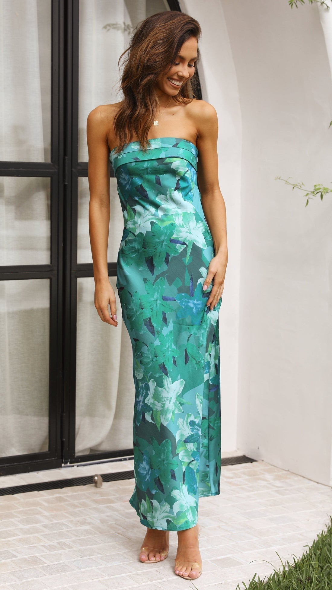 REBECA | Robe sans bretelles pour dames avec une coupe élégante