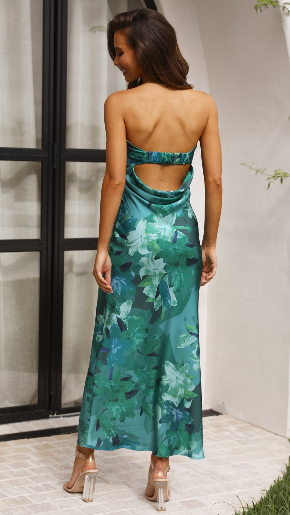 REBECA | Robe sans bretelles pour dames avec une coupe élégante