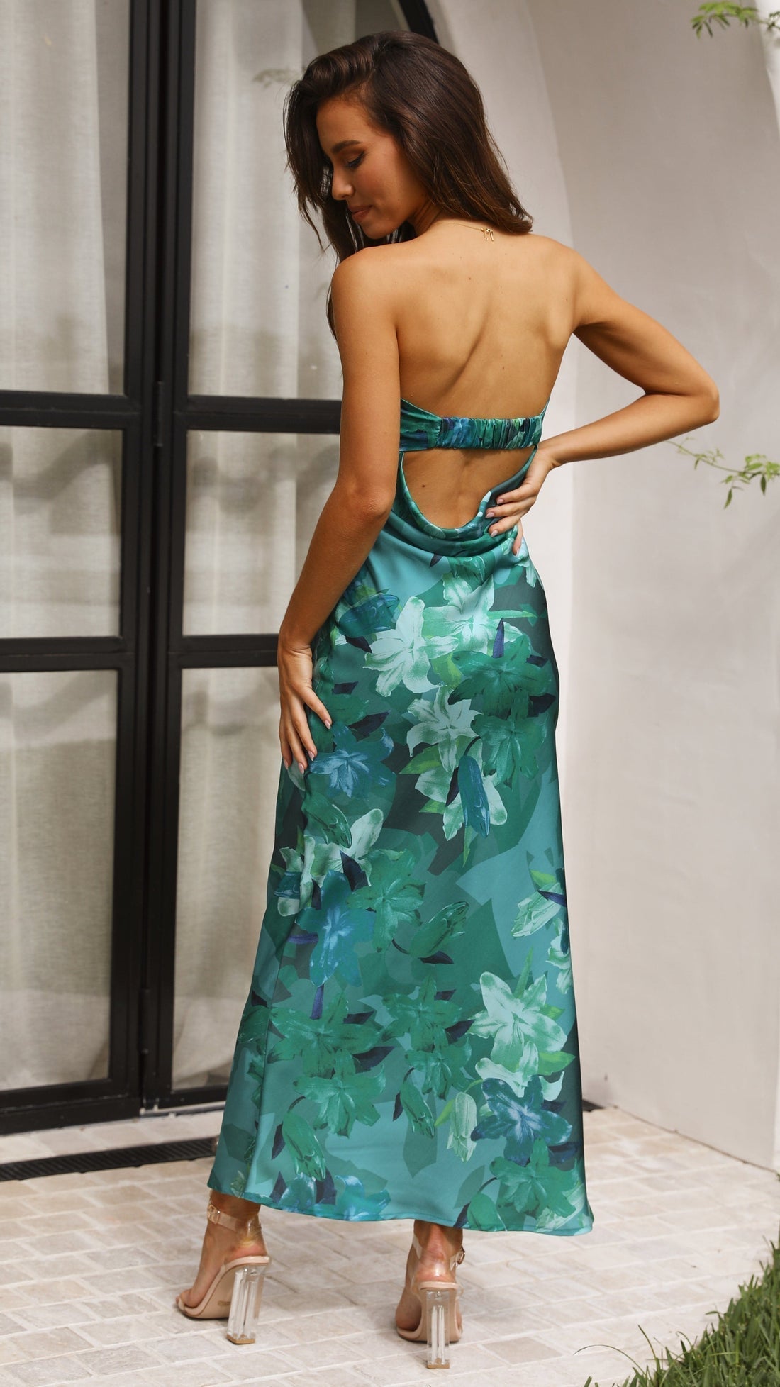 REBECA | Robe sans bretelles pour dames avec une coupe élégante