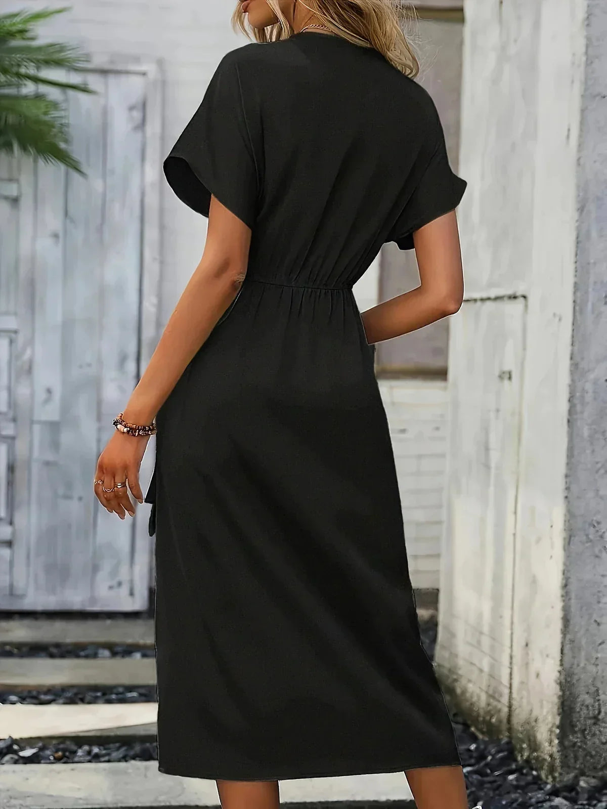ZENAIDA | Robe portefeuille élégante avec des détails raffinés
