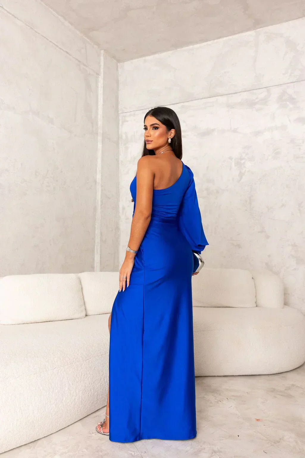 GENEVE | Robe Maxi Élégante à Épaule Dénudée avec Fente