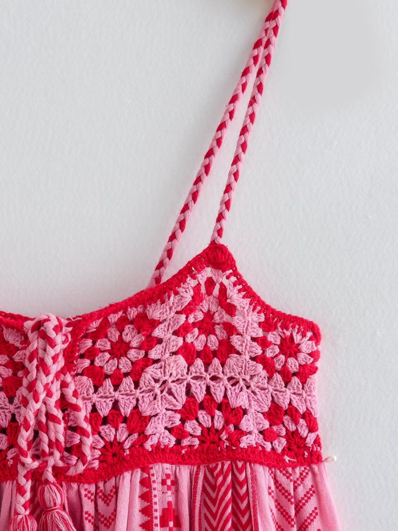 KESIA | Robe Maxi Crocheted avec Bretelles Spaghetti