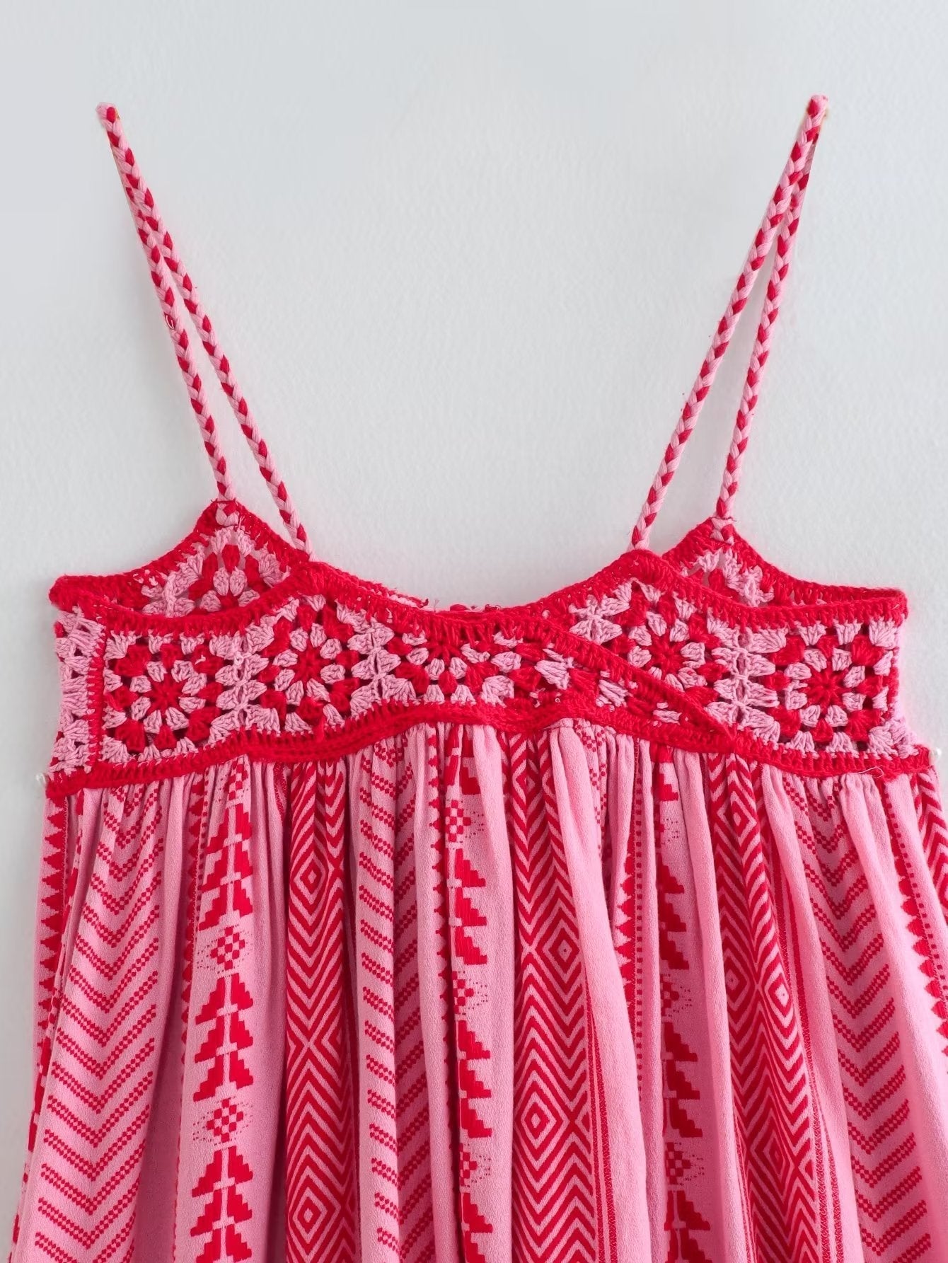 KESIA | Robe Maxi Crocheted avec Bretelles Spaghetti