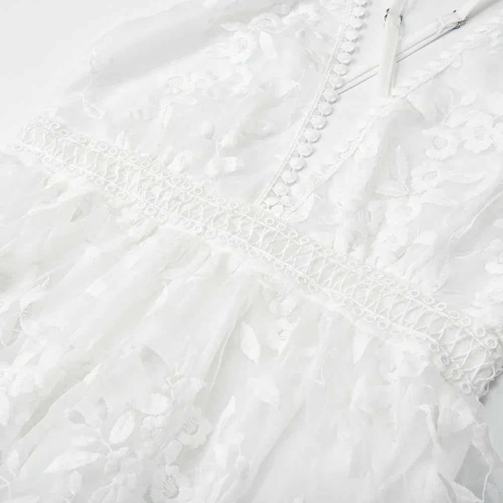 EDNA | Robe en dentelle blanche avec broderies florales