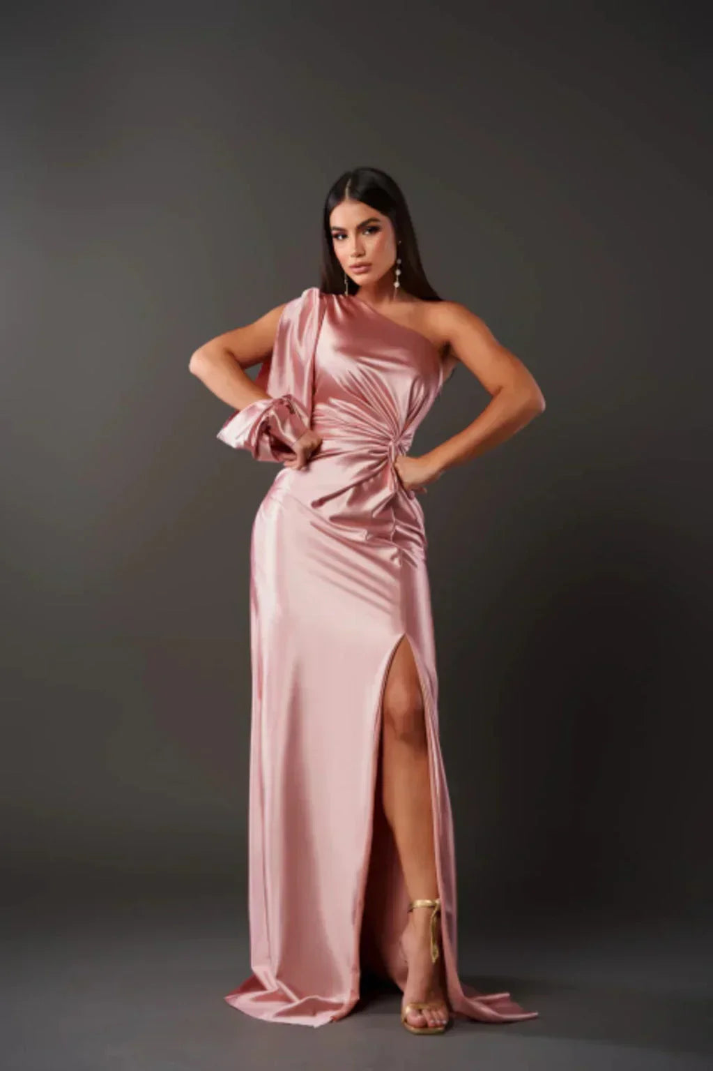 GENEVE | Robe Maxi Élégante à Épaule Dénudée avec Fente