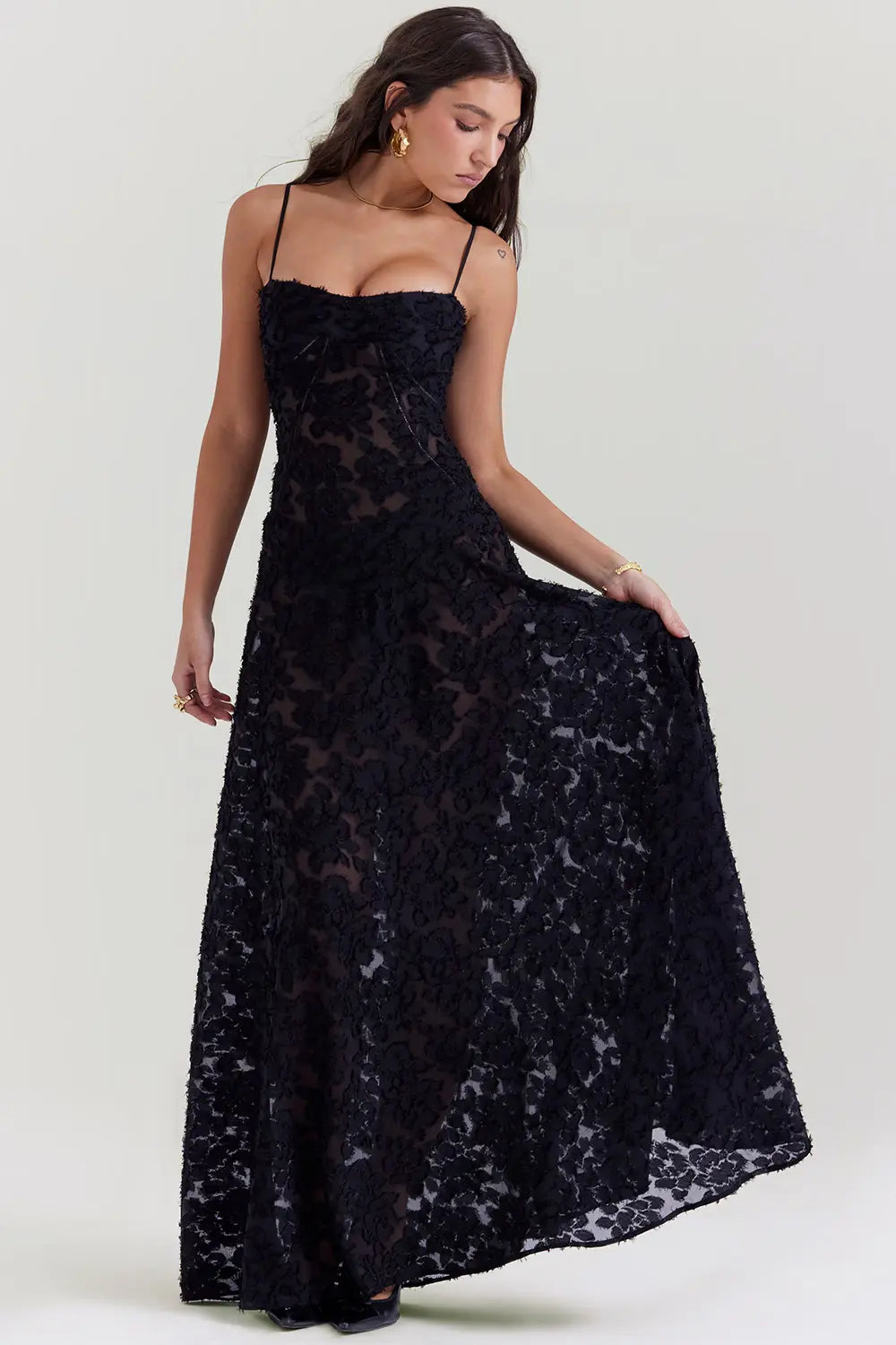 SHIRLENE | Robe d'été longue avec dos ouvert et bretelles réglables