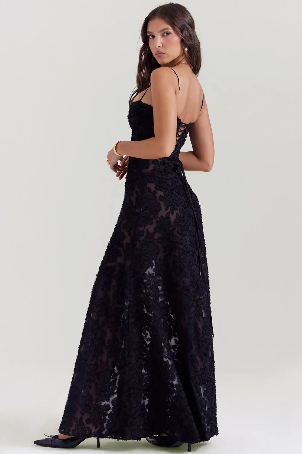 SHIRLENE | Robe d'été longue avec dos ouvert et bretelles réglables