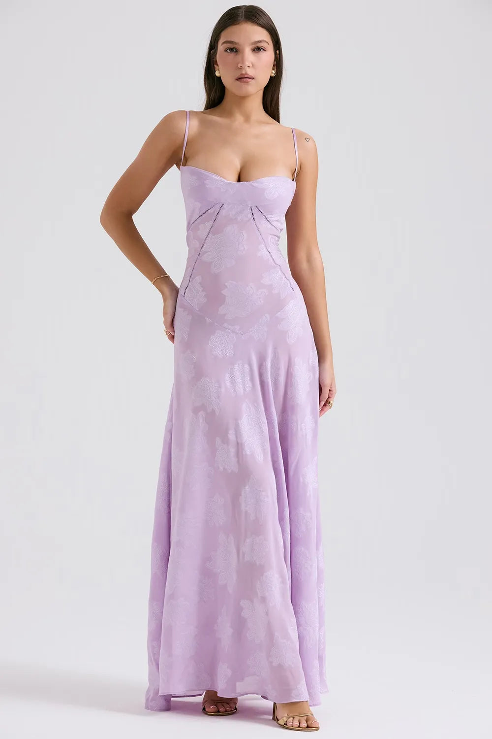 SHIRLENE | Robe d'été longue avec dos ouvert et bretelles réglables