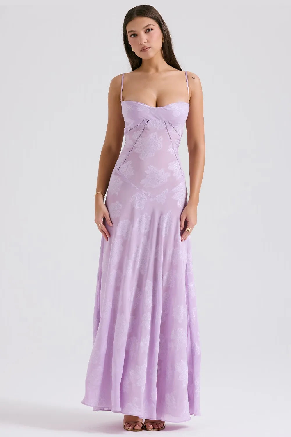 SHIRLENE | Robe d'été longue avec dos ouvert et bretelles réglables