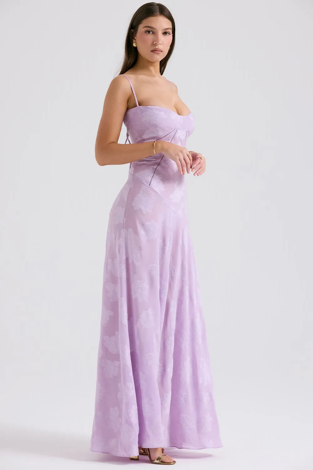SHIRLENE | Robe d'été longue avec dos ouvert et bretelles réglables