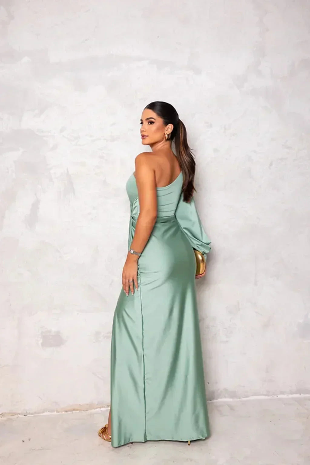 GENEVE | Robe Maxi Élégante à Épaule Dénudée avec Fente